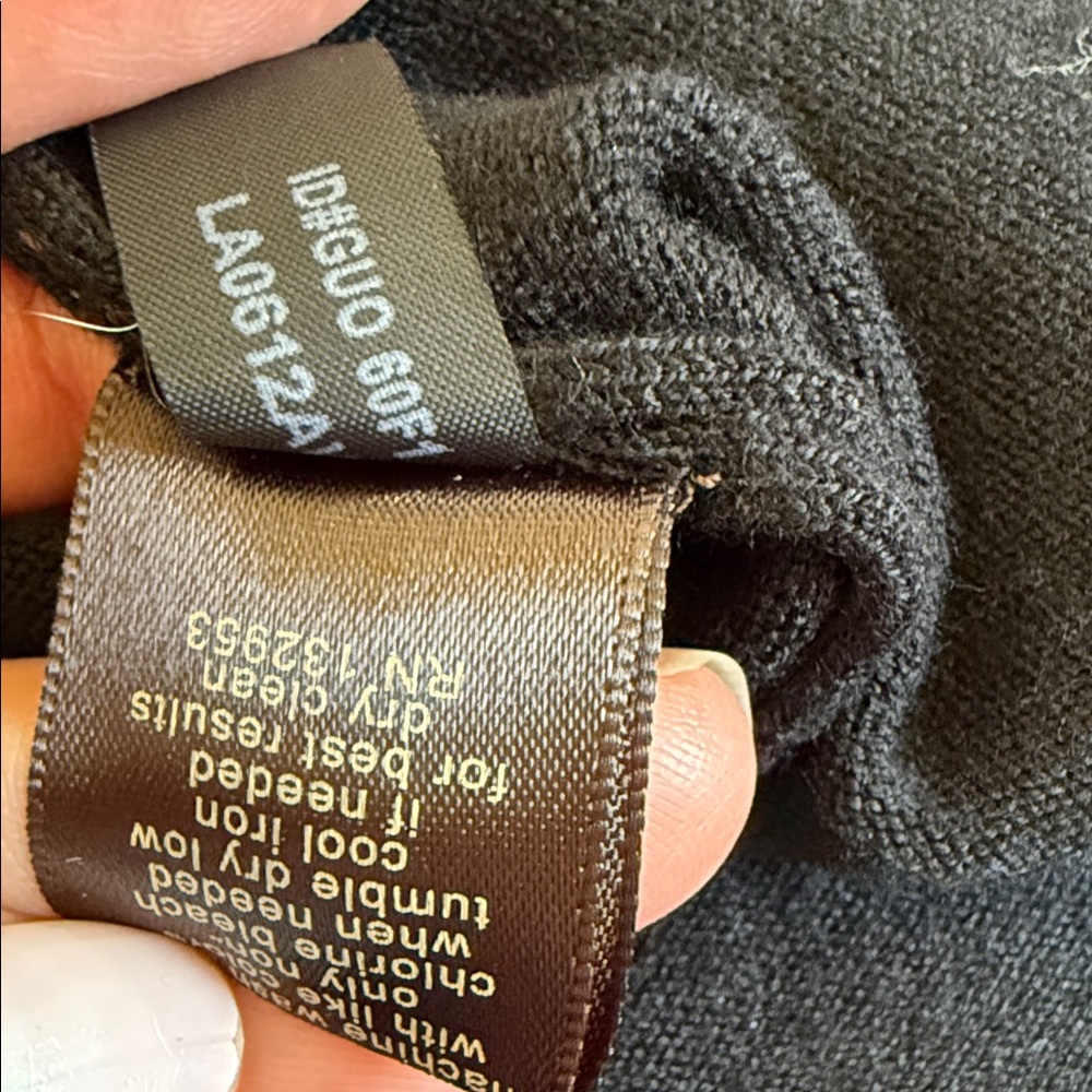 Sleek Black Turtleneck Knit Top size medium excellent condition - Picture 10 of 11